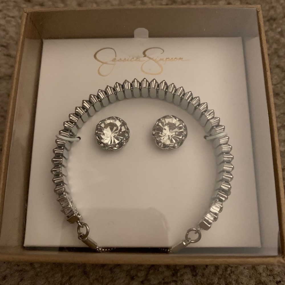 Jessica Simpson earring and bracelet set